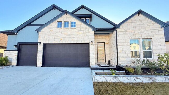 Foto del edificio - 20721 Dustin Ln