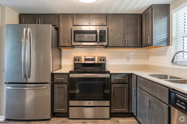 1 habitación, 1 baño - 750 pies cuadrados - Cocina - Sand Cove Apartments