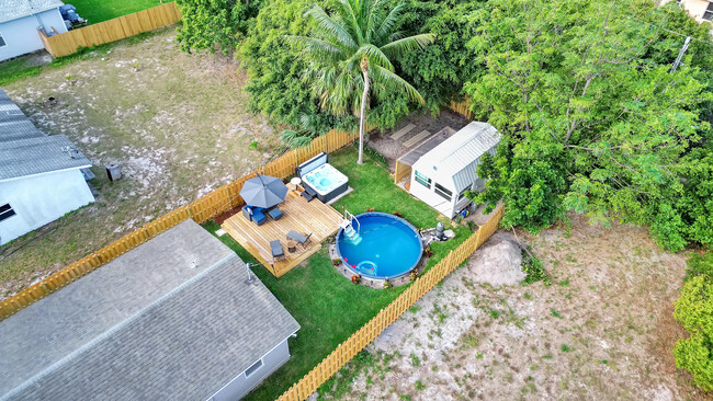 Foto del edificio - 240 NW 9th Ave
