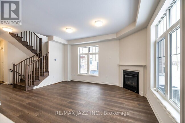 Building Photo - 67 Debois St