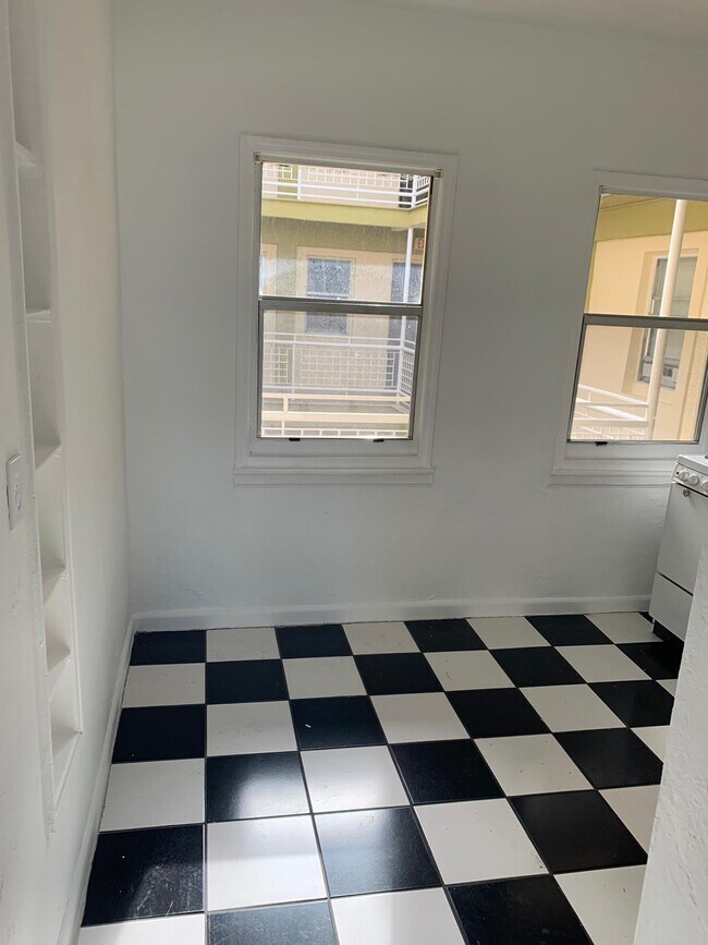 Foto del edificio - 2300 W Flagler St