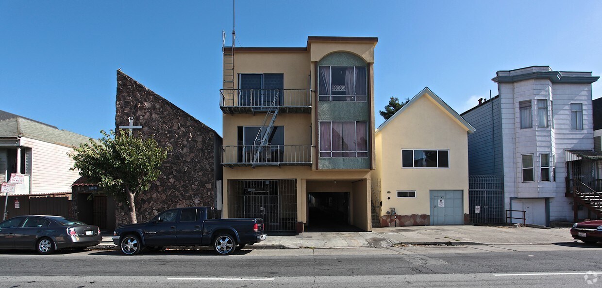 Foto del edificio - 3159 Army St