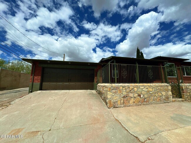 Foto del edificio - 321 Blanchard Ave