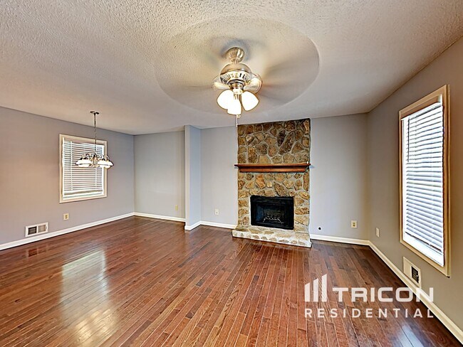 Foto del edificio - 203 Brookside Dr