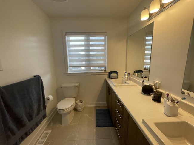 Building Photo - 287 Fountainhead Dr