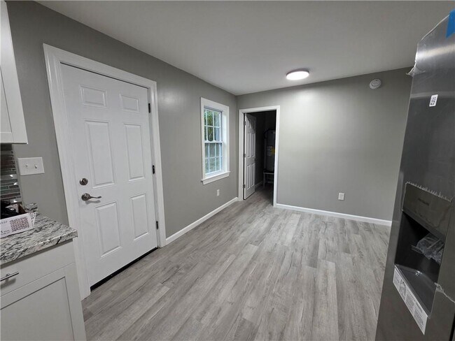 Foto del edificio - 3066 Baycrescent Dr