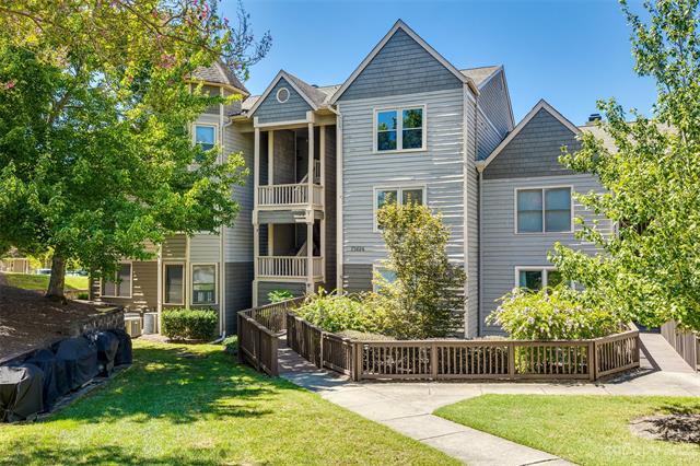 Foto del edificio - 13824 Queens Harbor Rd