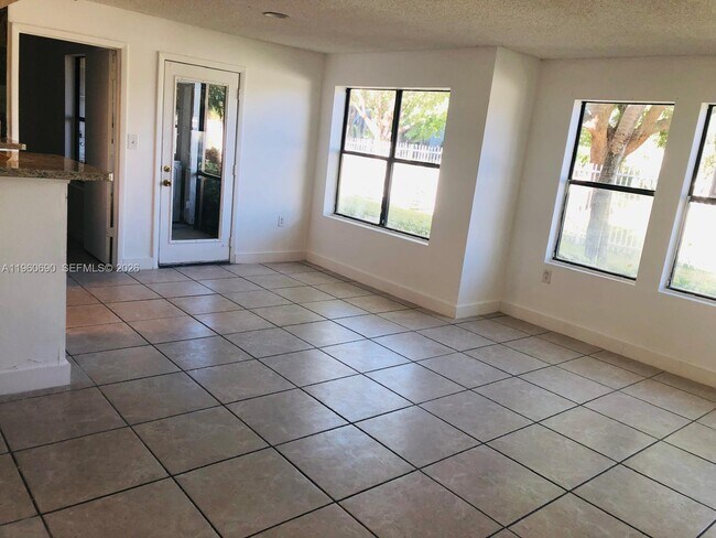 Foto del edificio - 10501 SW 155th Ct