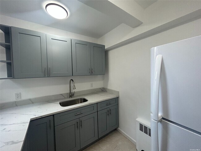 Building Photo - 22-25-25 78th St