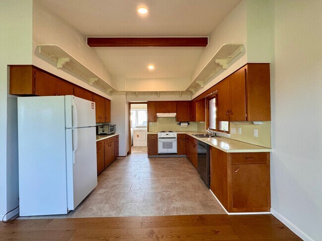 Foto del edificio - 221 Grandview Dr
