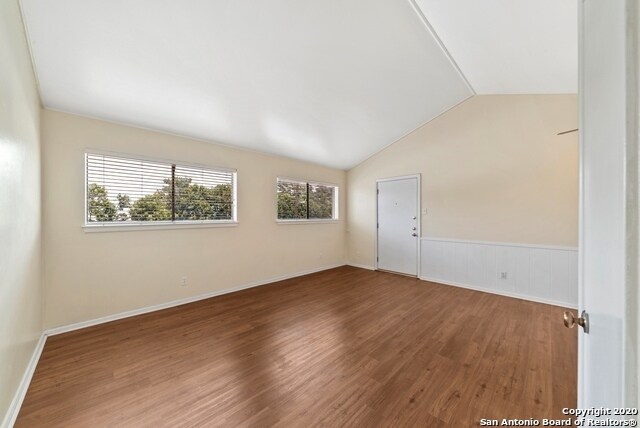 Foto del edificio - 235 W Silver Sands Dr