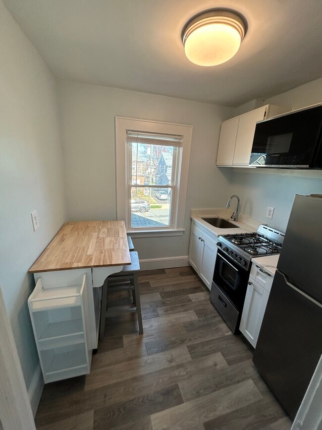 Building Photo - 534 Park Pl