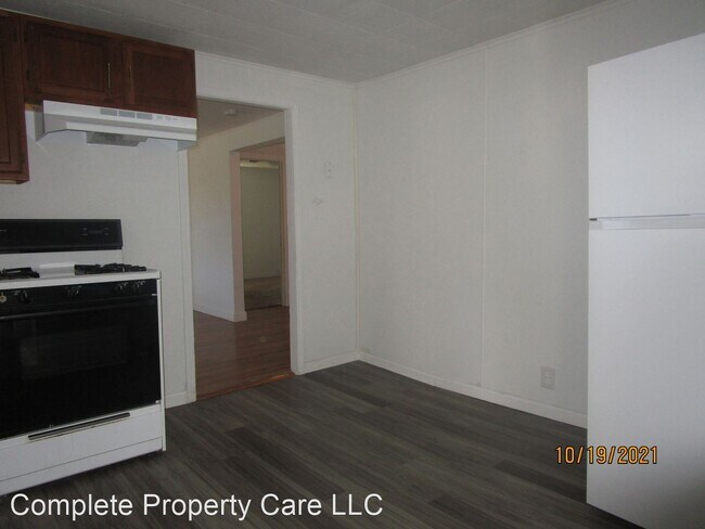 Building Photo - 3 br, 1 bath House - 2205 S Rosemont