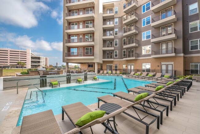 Building Photo - Adenine