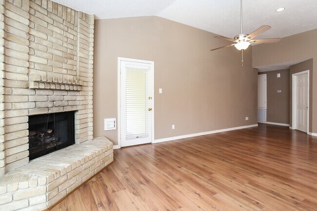 Building Photo - 3311 Hartfield Ln