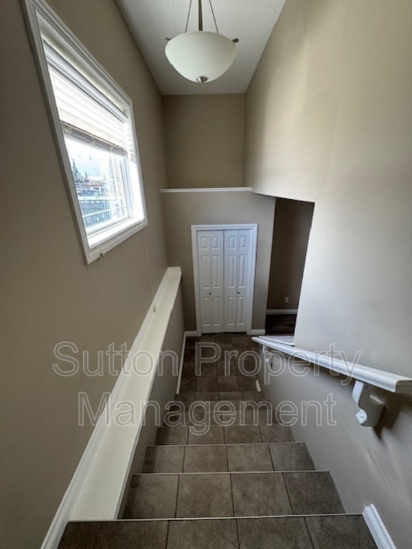 Building Photo - 11245-11276 76 Ave