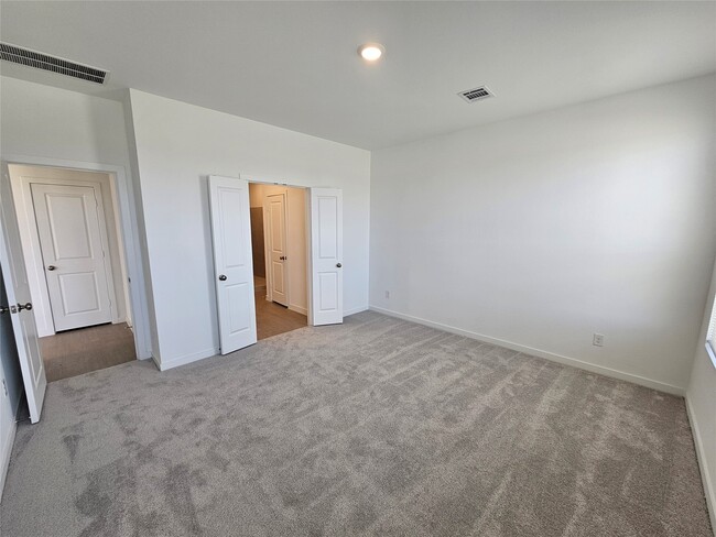 Building Photo - 3053 Avenida Sonoma Dr