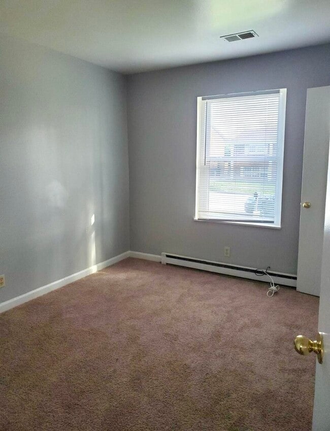Building Photo - 3760 Red River Dr
