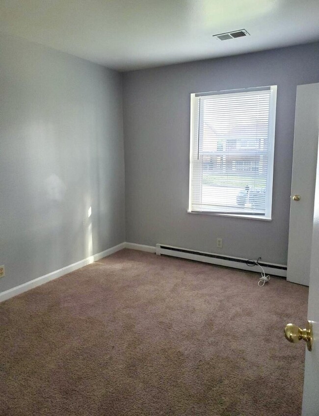 Foto del edificio - 3760 Red River Dr