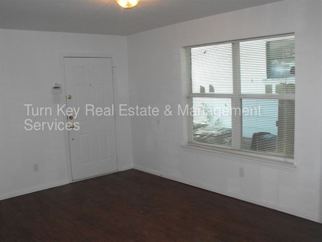 Building Photo - 610 Upton Ave