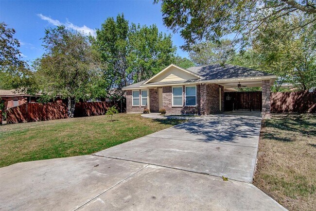 Foto del edificio - 106 W Adair St