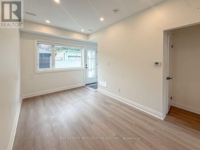 Building Photo - 598 Crawford St