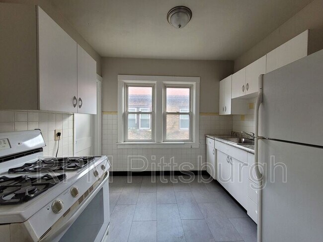 Foto del edificio - 3853 Brighton Rd