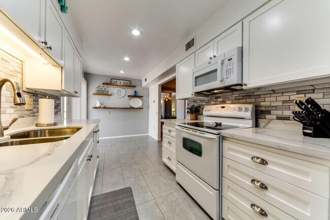 Foto del edificio - 18826 N 134th Ave