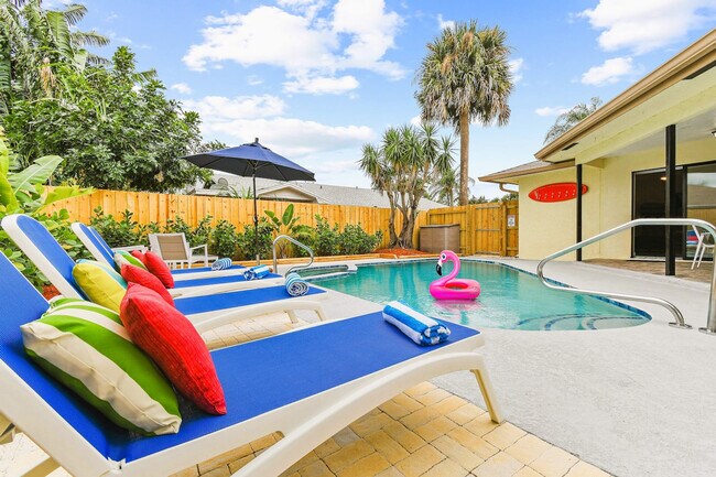 Building Photo - 9126 E Highland Pines Blvd