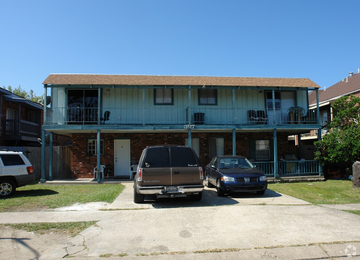 Primary Photo - 3617 Martinique Ave
