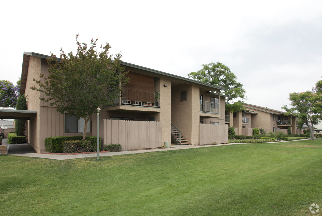 Primary Photo - Cedar Crest Apartments