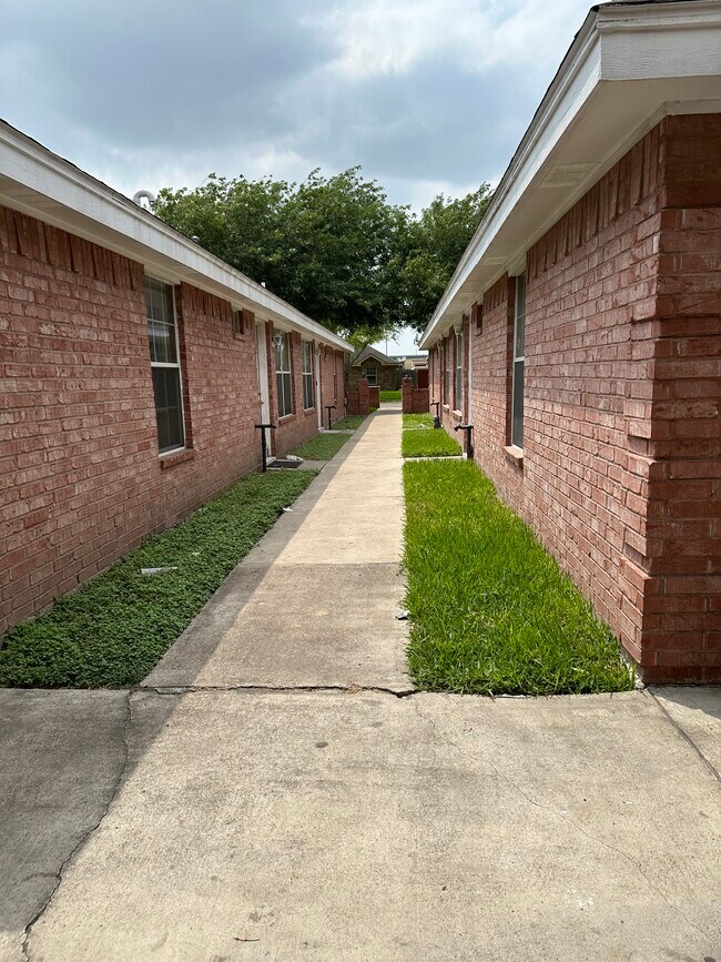 Front view - 2300 N Erica St