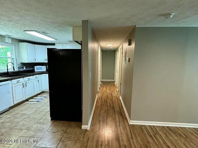 Foto del edificio - 536 Blairmore Blvd W