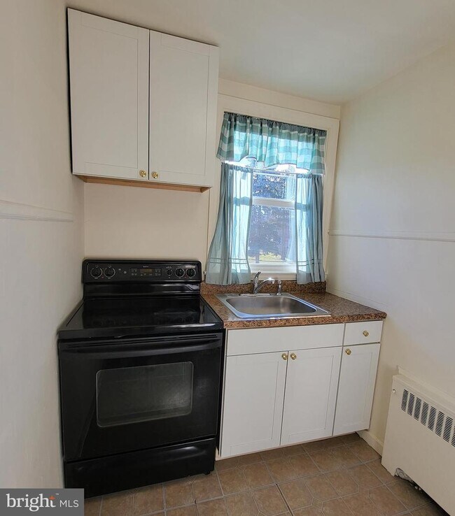 Foto del edificio - 803 Windermere Ave