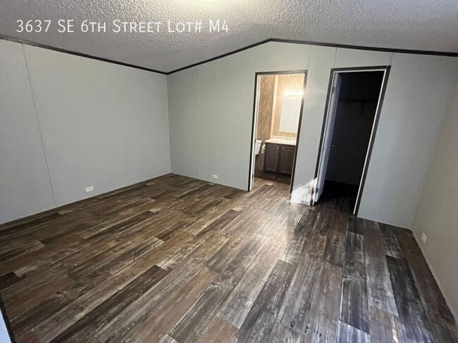 Building Photo - 3637 SE 6th St