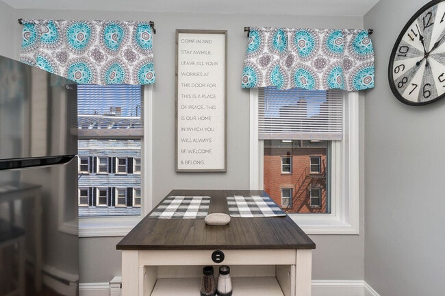 Building Photo - 25 Clark St