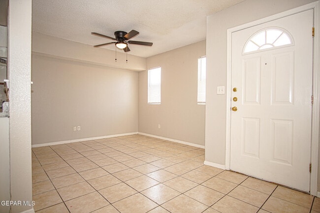Building Photo - 11026 Splendor Ct
