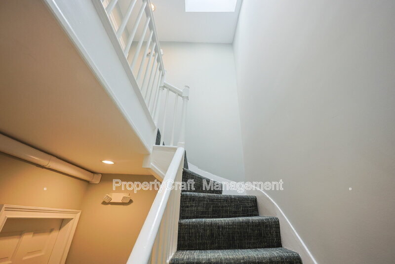 Primary Photo - 29 E Springfield St