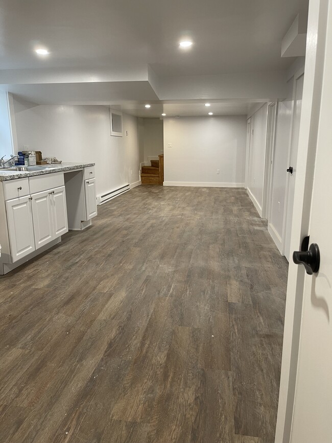 Building Photo - 76 Lexington St