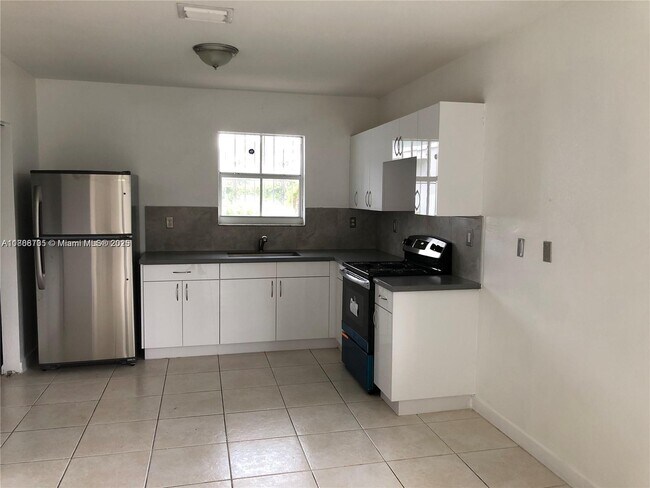 Foto del edificio - 287 NW 39th St