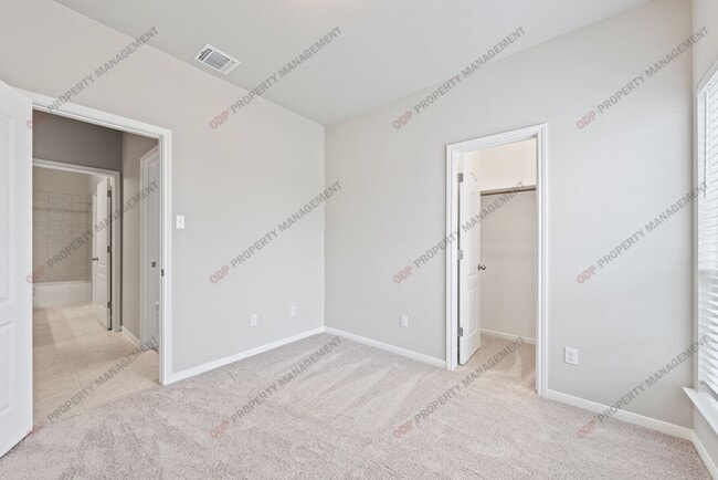 Building Photo - 748 Gingham Trl