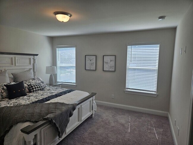 Foto del edificio - 1552 Olympic Ln
