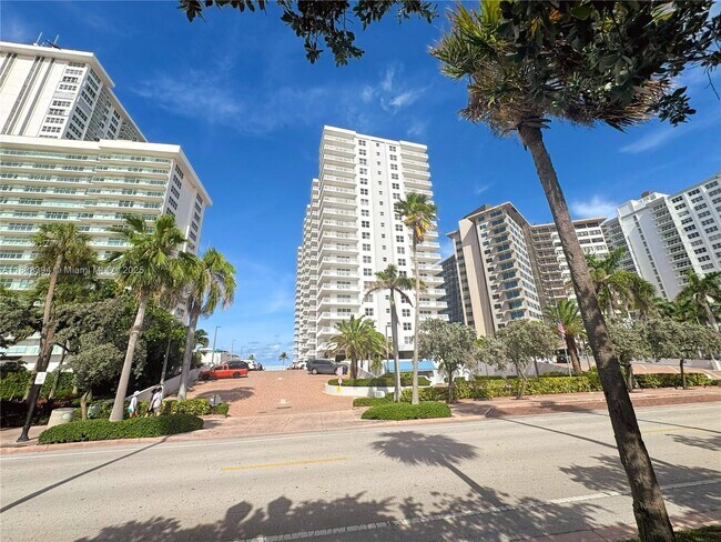 Foto del edificio - 3850 Galt Ocean Dr