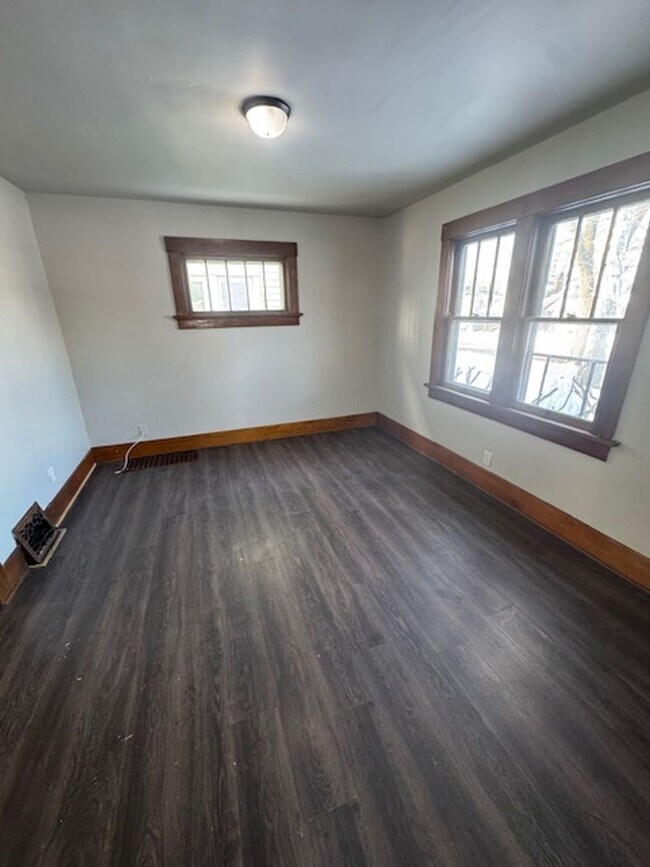 Foto del edificio - 2328 N Anthony Blvd