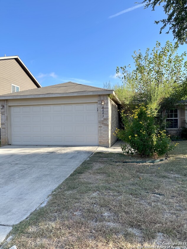 Foto principal - 8007 Misty Bluff