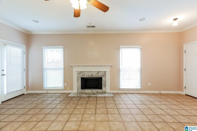 Foto del edificio - 816 Rockhurst Ln