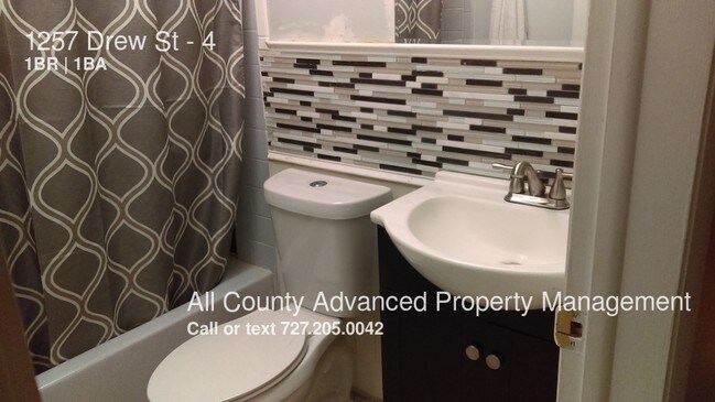 Foto del edificio - 1257 Drew St