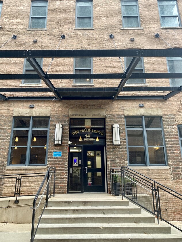 Primary Photo - 14 N Peoria St