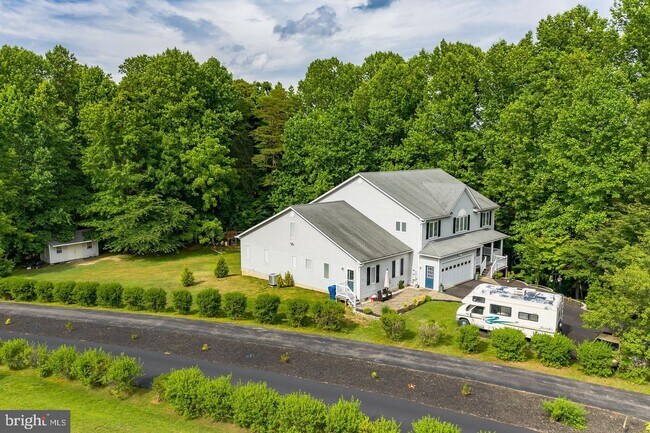Foto del edificio - 9159 Woodland Way N