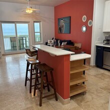Building Photo - 9420 Seawall Blvd